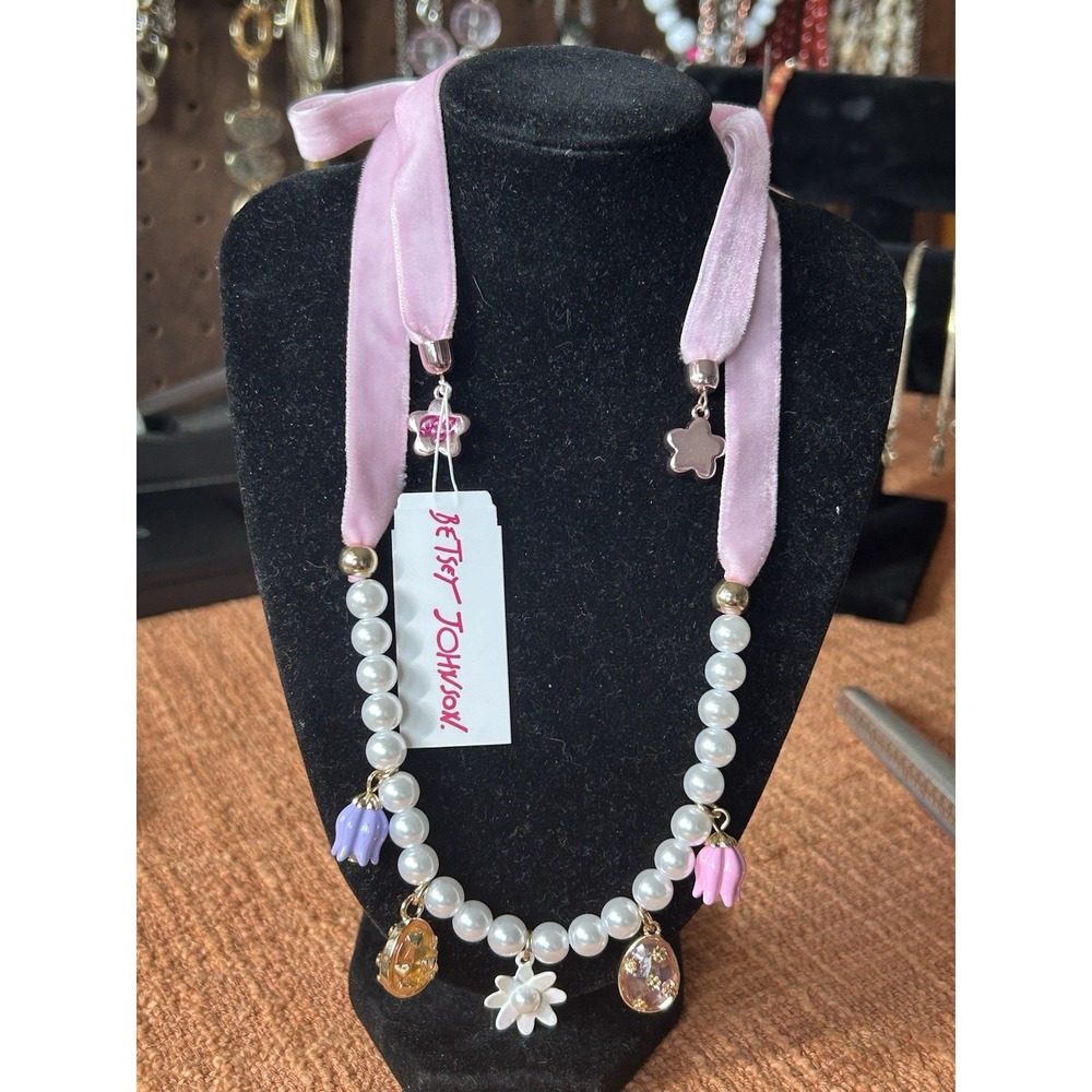 New Betsey Johnson Easter Spring Charm Pearl & Pink Velvet Ribbon Necklace